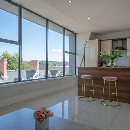 Rooftop Apartment At Queens Beautiful Views Belfast Exterior photo