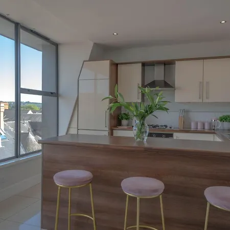 Rooftop Apartment At Queens Beautiful Views Belfast Exterior photo
